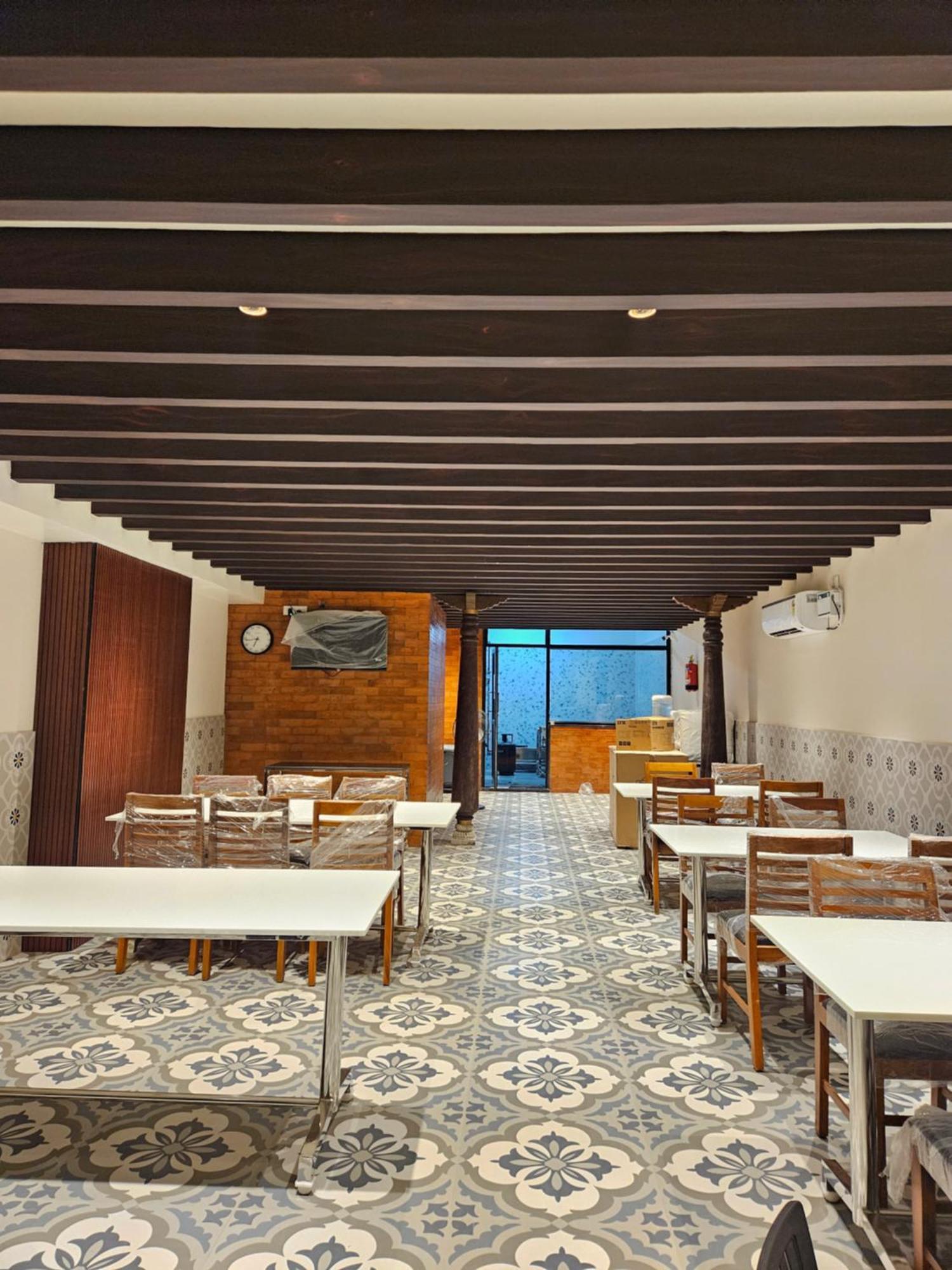 Hotel Pl Grand 加赖古迪 外观 照片