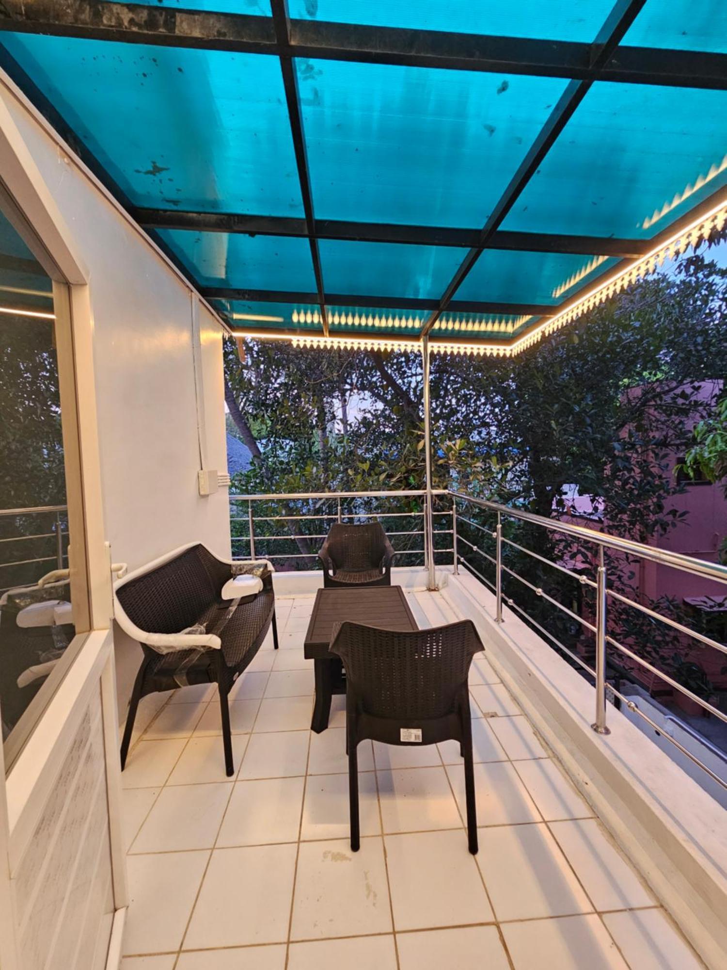 Hotel Pl Grand 加赖古迪 外观 照片